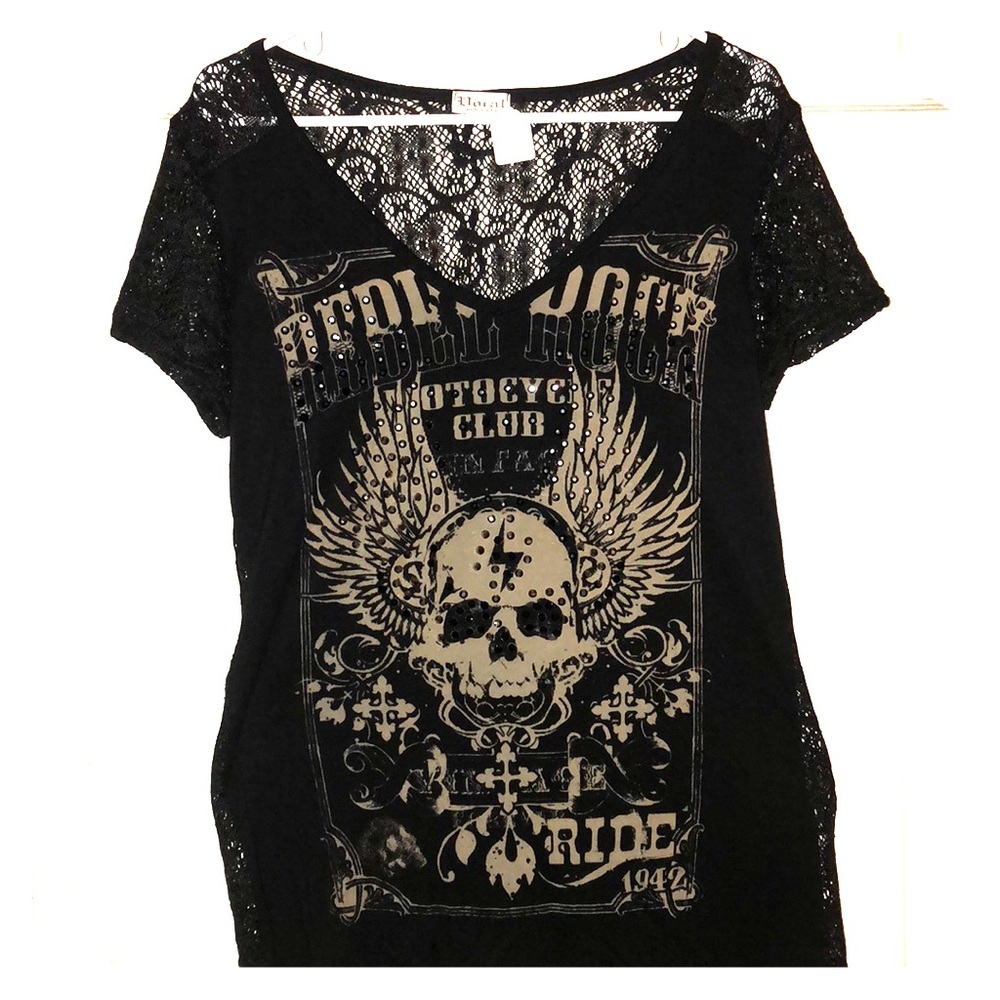 NWT Vocal skull tee with lace back